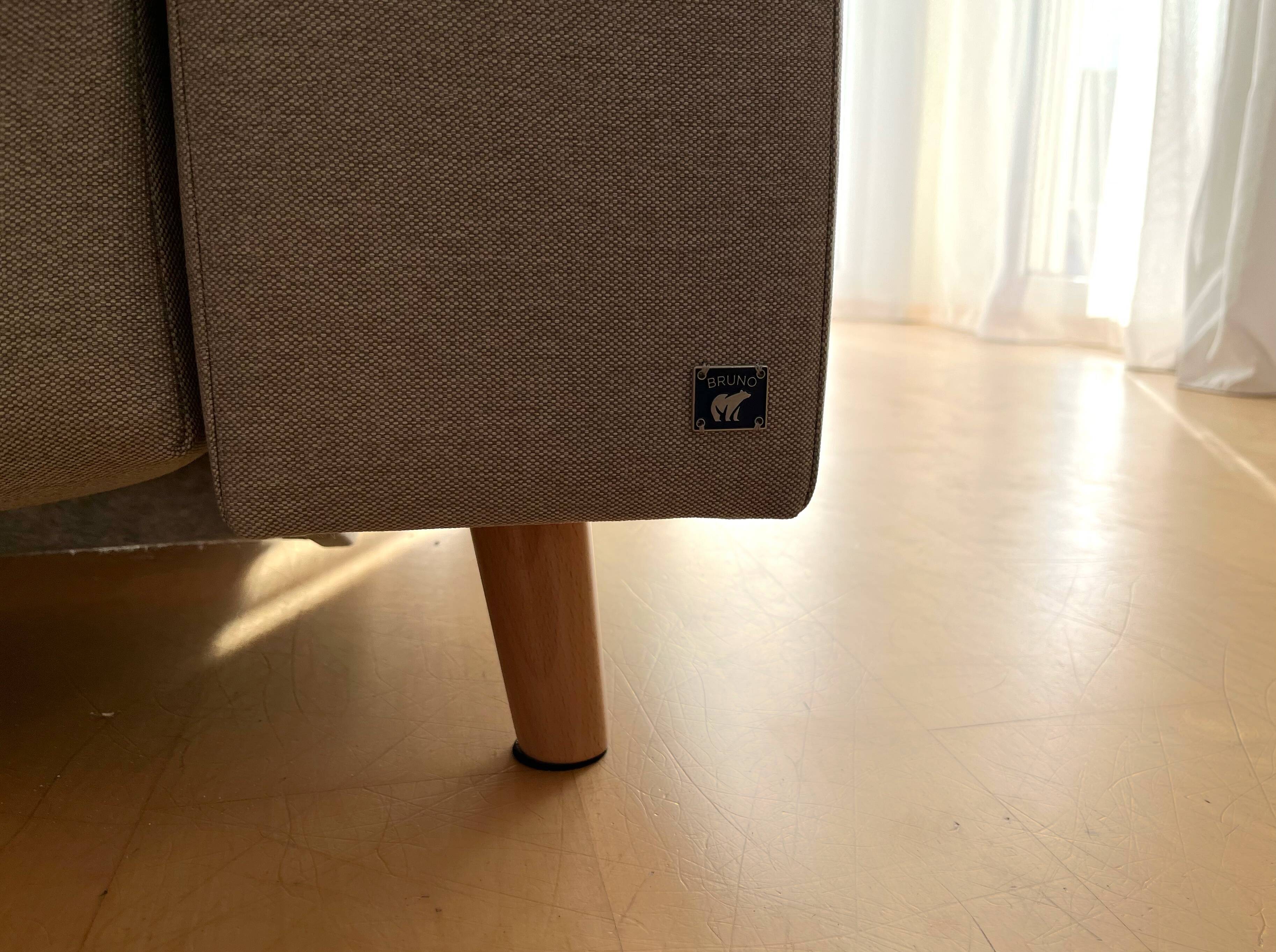 De Bruno slaapbank met houten poten